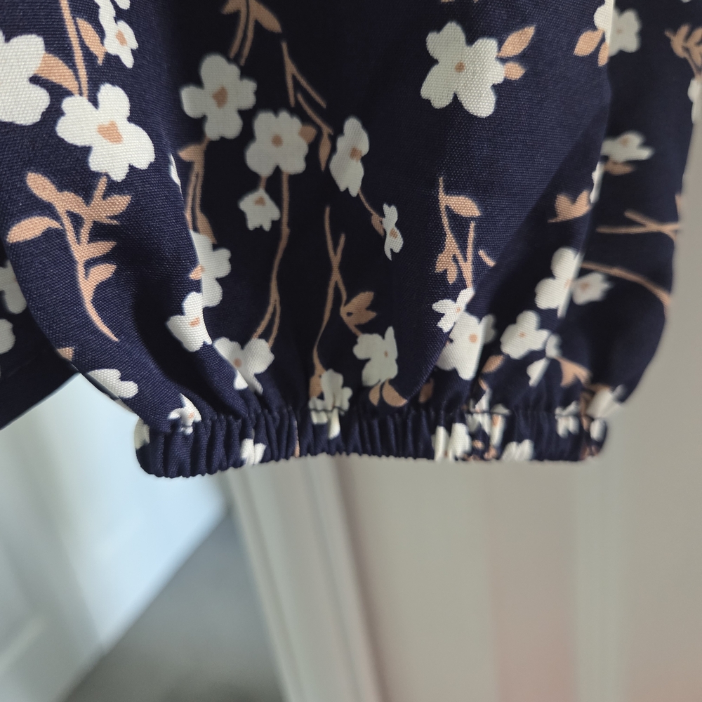 SHEIN Navy Floral V-Neck Blouse - Picture 3 of 5
